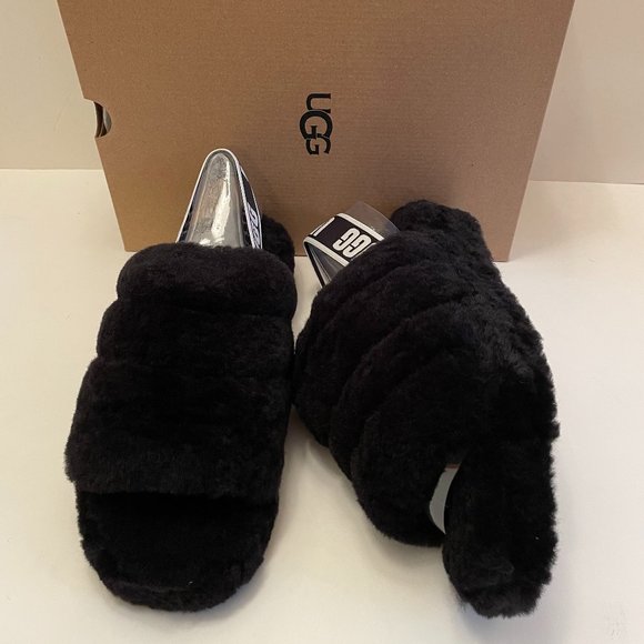 UGG Fluff Yeah Black Slipper worn - Picture 4 of 7